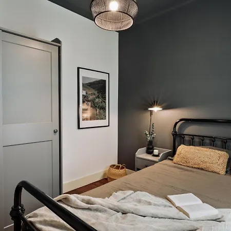 Zamora - 3 Bedrooms In Eixample Esquerra Barcelona