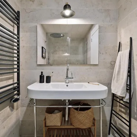 Zamora - 3 Bedrooms In Eixample Esquerra Apartment Barcelona